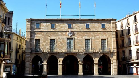 Manresa.- Ajuntament, d'estil classicista construït entre 1739 i 1777 (8/2014)