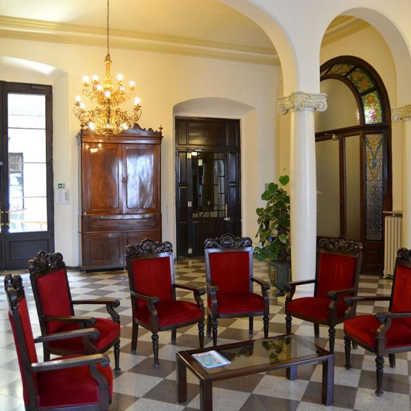 Manresa.- Ajuntament, d'estil classicista construït entre 1739 i 1777 - Vestíbul de la Sala dels Plens (7/2014)