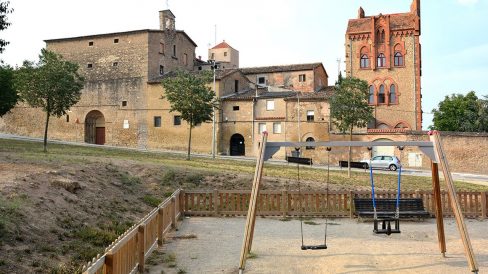 Manresa.- Convent de les Clarisses fundat el S. XIV al costat d'un antic llatzeret (7/2014)