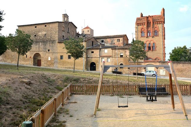 Manresa.- Convent de les Clarisses fundat el S. XIV al costat d'un antic llatzeret (7/2014)