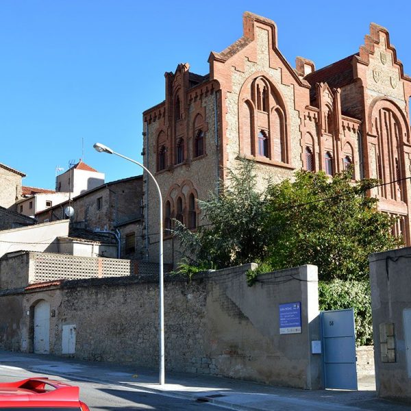 Manresa.- Convent de les Clarisses fundat el S. XIV al costat d'un antic llatzeret (7/2014)