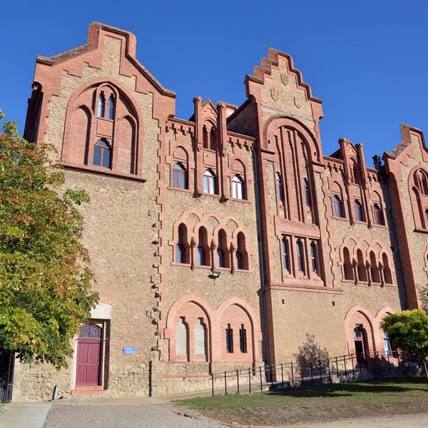 Manresa.- Convent de les Clarisses - Edificació modernista d'activitats socials (8/2014)