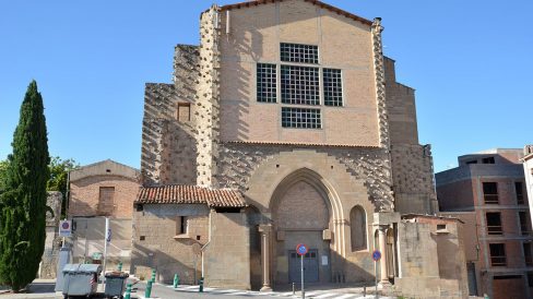 Manresa.- Església del Carme iniciada el 1322 i demolida el 1936. Refeta entre 1940 i 1952 resta inacabada (7/2014)