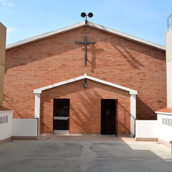 Manresa.- Església nova de S. Josep que va substituir la dita Vella, al quedar petita per acollir tots els feligresos (9/2014)