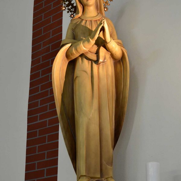 Manresa.- Església nova de Sant Josep - Imatge de la Verge Maria (9/2014)