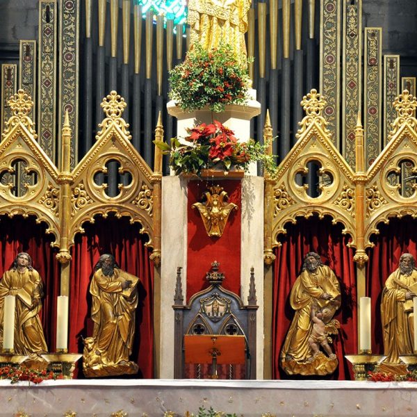 Manresa.- Basílica gòtica de Santa Maria. Altar Major (12/2013)