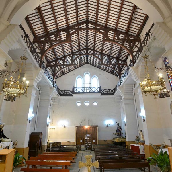 Manresa.-Església Vella de Mossèn Vidal o Sant Josep - Consta d'una nau amb una encavallada de fusta (11/2014)