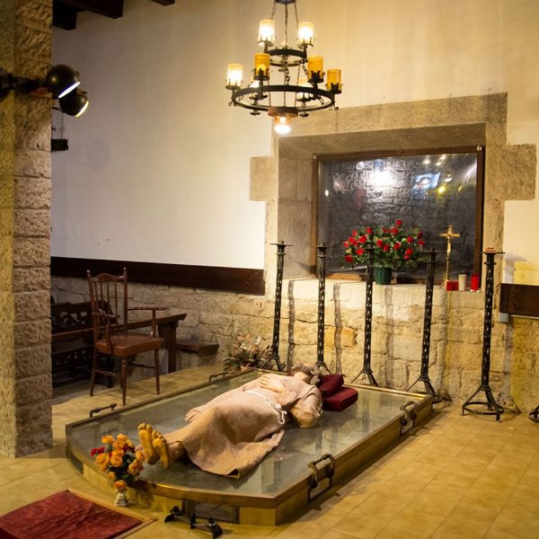 Manresa.- Capella del Rapte, on diu la tradició que Sant Ignasi va patir un èxtasis de vuit dies. (7/2014)