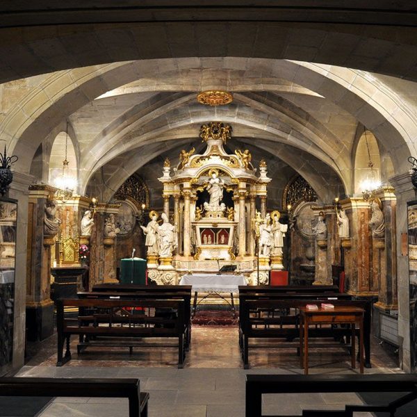 Manresa.- Basílica gòtica de Santa Maria - Cripta sota l'altar major fet entre 1576 i 1578 (2/2014)