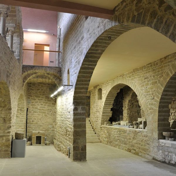 Manresa.- Basílica de Santa Maria - Espais arquitectònics de la Canònica, S. X/XIII (12/2013)