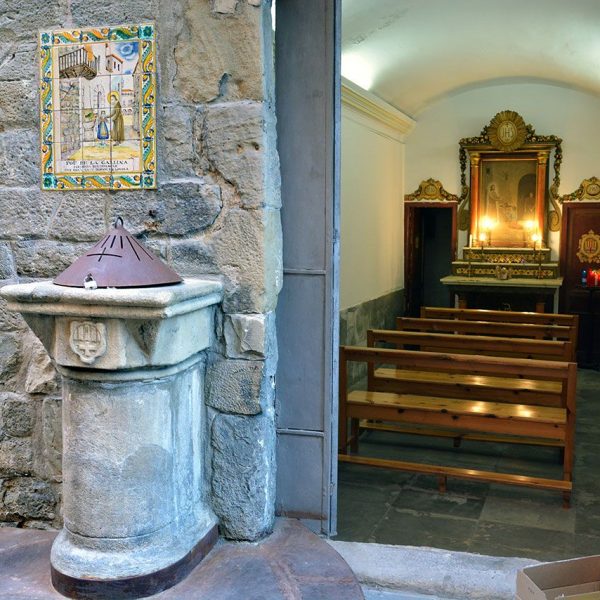 Manresa.- Capella ignasiana del Pou de la Gallina, on el Sant va resucitar una gallina que s'hi havia ofegat (7/2014)