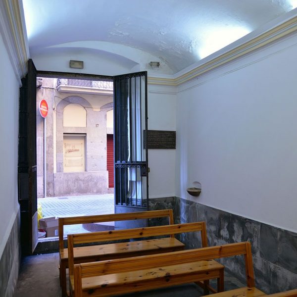 Manresa.- Capella ignasiana del Pou de la Gallina, on el Sant va resucitar una gallina que s'hi havia ofegat (7/2014)