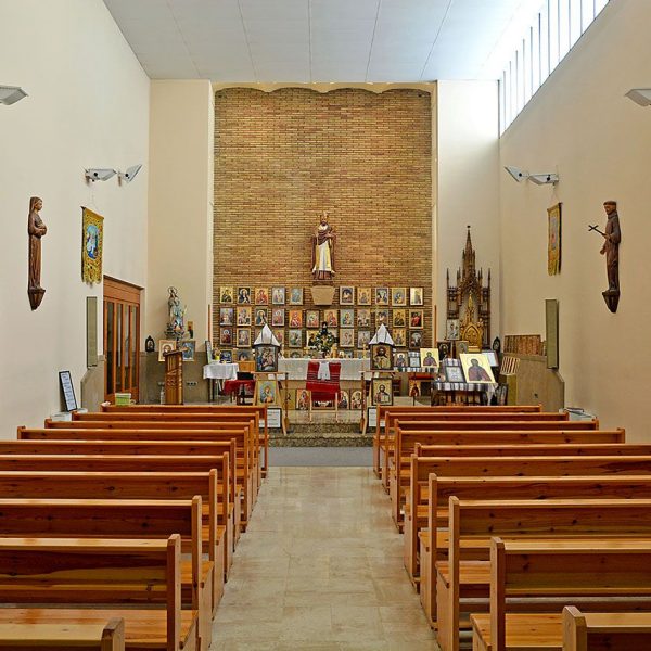 Manresa.- Església del convent de les caputxines cedit a la comunitat ortodoxa (8/2014)