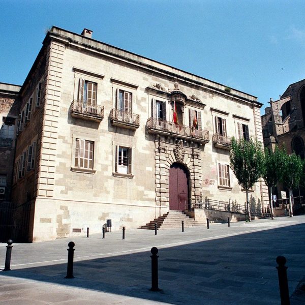 Manresa.- Palau de Justicia, d'estil barroc i façana classicitzant (5/1996)