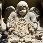 Manresa.- Palau de Justicia, d'estil barroc i façana classicitzant - Detall de l'escut de la sobreporta (8/2014)