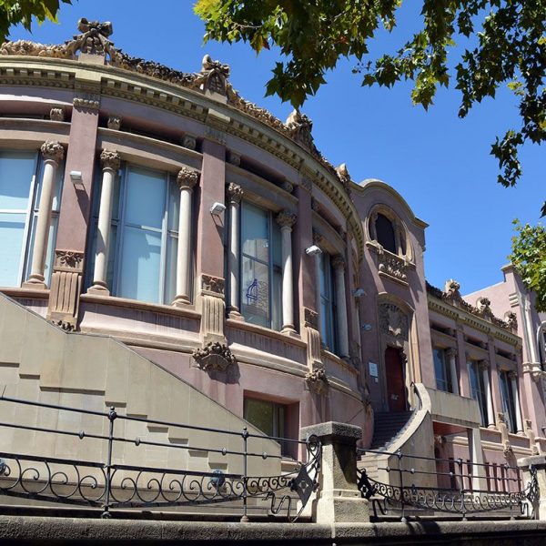 Manresa.- Casino de Manresa, obra modernista construït entre 1906 i 1919, Actualment acull un centre cultural (8/2014)
