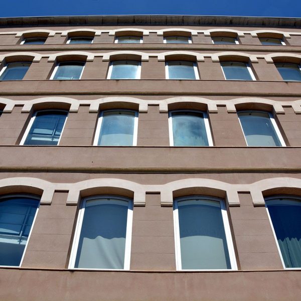 Manresa.- Fàbrica Balcells, de tipologia industrial anglesa. - Actualment acull l'escola de Música (8/2014)