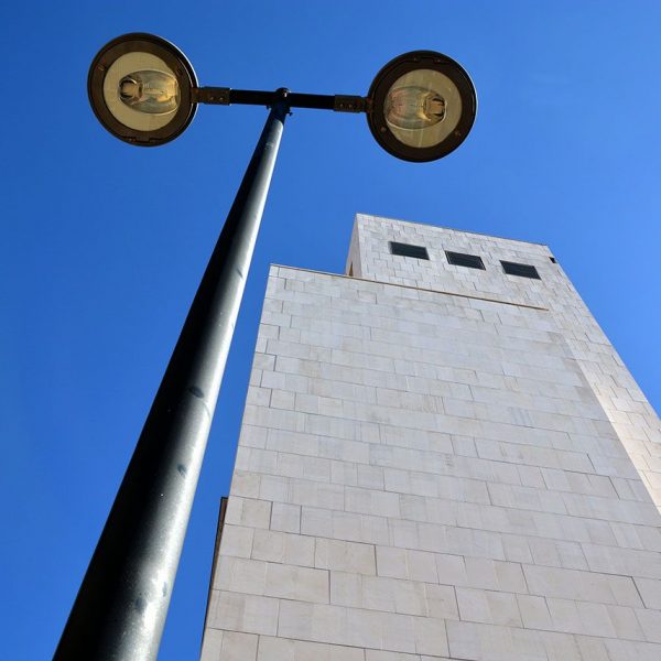 Manresa.- Fàbrica Balcells, de tipologia industrial anglesa. - Actualment acull l'escola de Música (8/2014)