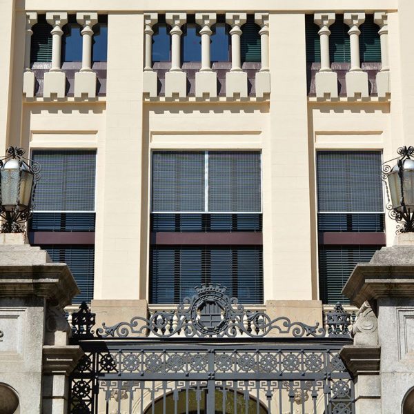 Manresa.- Institut eclèctic /modernista Lluis de Peguera, obra de Alexandre Soler i Marc (8/2014)