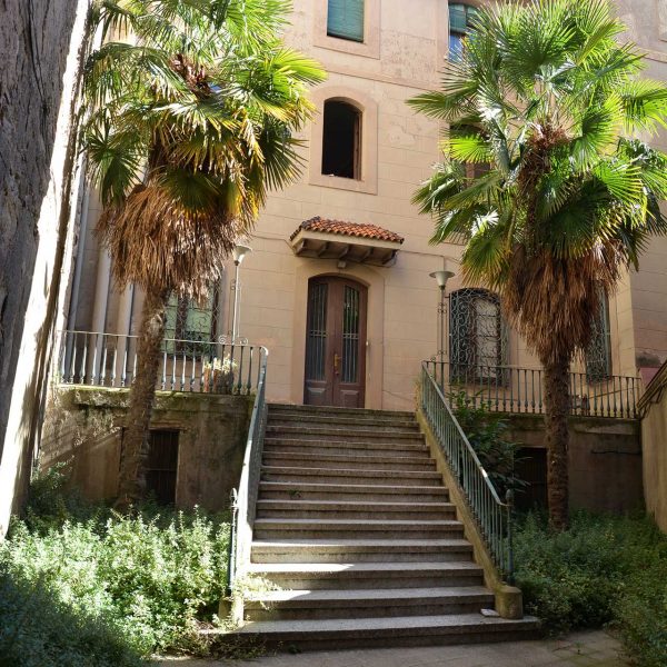 Manresa.- Casa renaixentista dels Comtes de Fonollar i residència dels Amigant (7/2014)