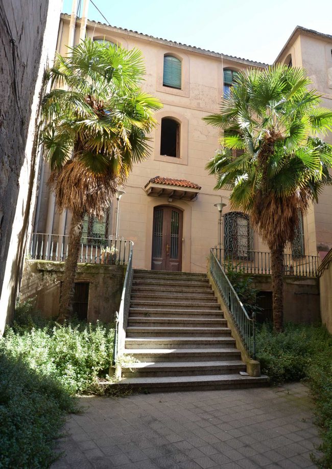 Manresa.- Casa renaixentista dels Comtes de Fonollar i residència dels Amigant (7/2014)