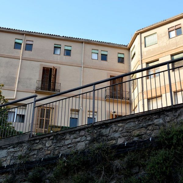 Manresa.- Casa renaixentista dels Comtes de Fonollar i residència dels Amigant (7/2014)