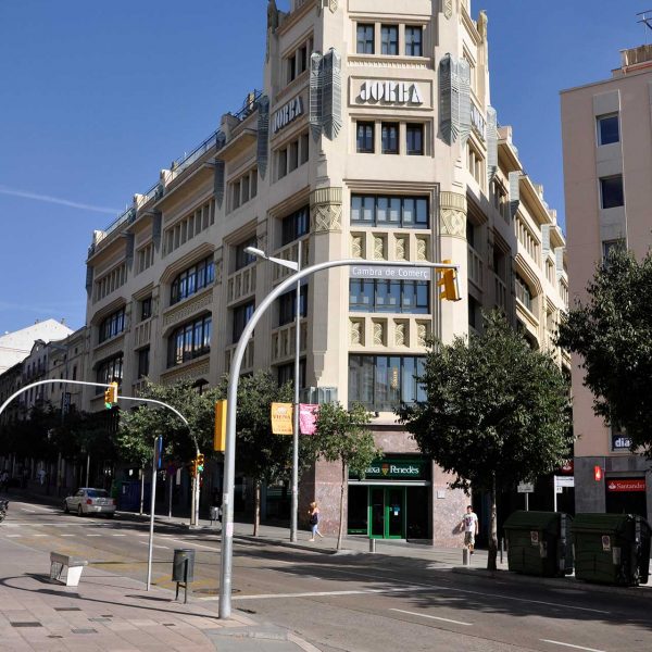 Manresa.- Casa Jorba, obra d'Art Decó de 1934/40 d'Arnau Calvet (8/2010)