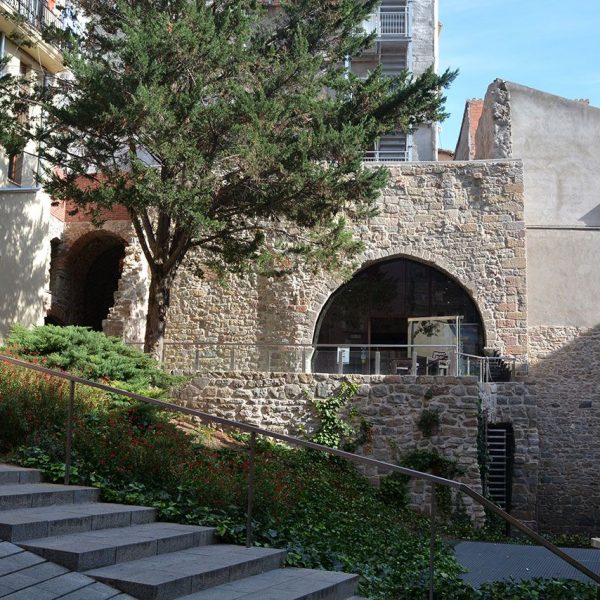 Manresa.- Carrer del Balç, espai museístic que formava part del nucli de la ciutat medieval (9/2014)