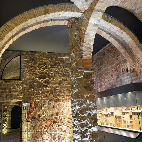 Manresa.- Carrer del Balç, Centre d'interpretació del carrer - Interior d'una casa (7/2014)