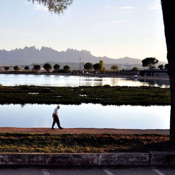 Manresa.- Parc de l'Agulla, es un llac artificial de l'any 1974 per garantir l'abastament d'aigua a Manresa (10/2013)