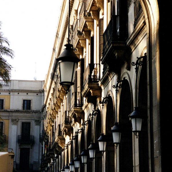 Barcelona.-Plaça Reial (3/2000)