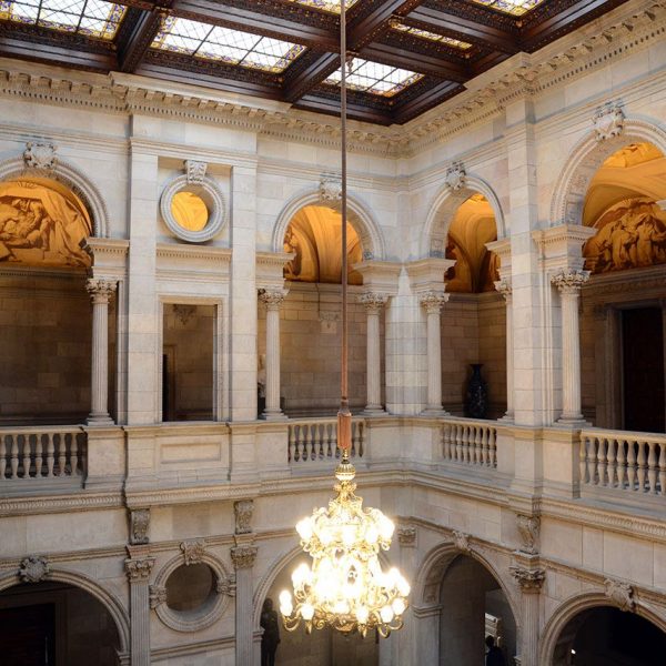 Barcelona.- Ajuntament. Vista de la galeria del primer pis (11/2016)