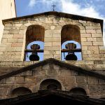 Barcelona.- Capella Marcús, S. XII. Al seu moment construïda fora de muralla, consta d'una sola nau amb volta de canó. Campanar d'espadanya (9/2010)