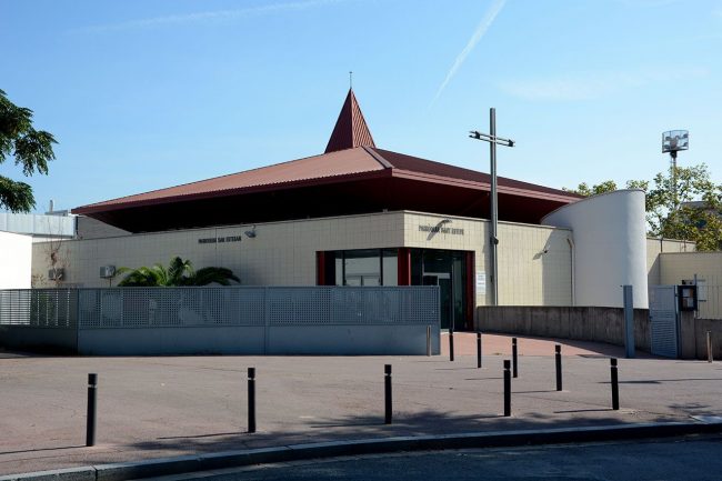 Barcelona.- Església de Sant Esteve. Parròquia creada l'any 1964 en uns locals provisionals i el 19/4/1998 s'inaugura la nova església (9/2017)