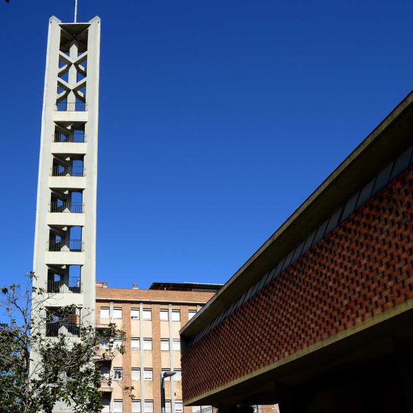 Barcelona.- Església de Sant Pius X, obra de l'arquitecte Josep Soteras i finalitzada l'any 1963 per commemorar la celebració del congrés Eucarístic de 1952 (1/2018)