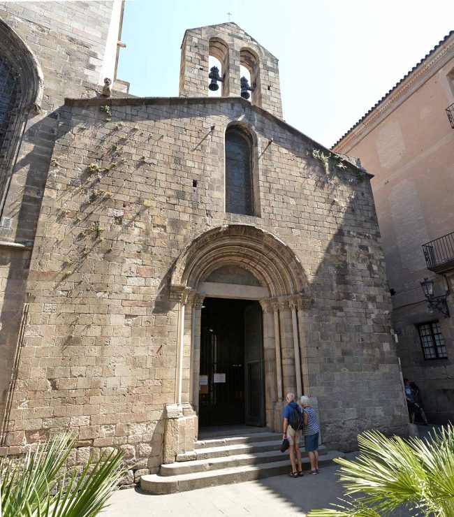Barcelona.- Capella romànica de Santa Llúcia, va ser construïda entre 1257 i 1268, es d'una sola nau i planta rectangular (6/2015)