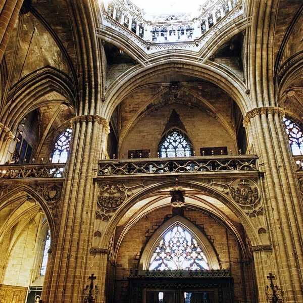 Barcelona.- Catedral de la Santa Creu. Interior del cimbori de 70 Mts. d'alçada que es va construir entre els anys 1906 i 1913 (10/2002)