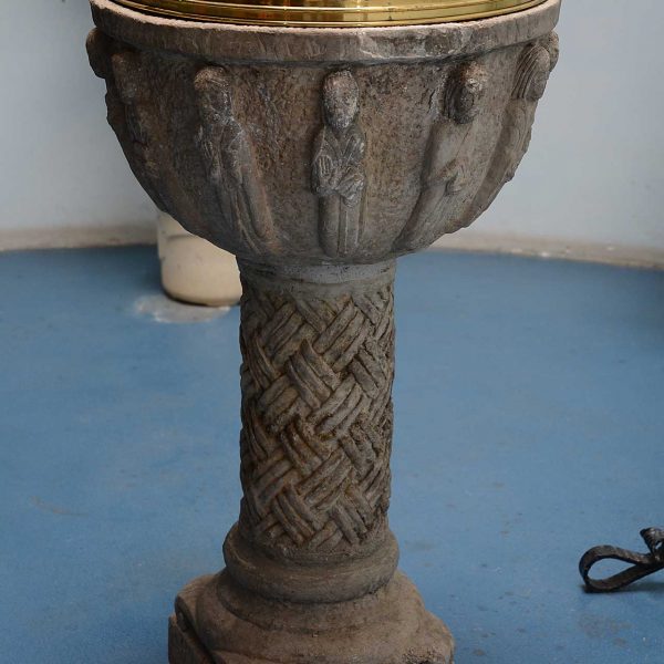 Barcelona.- Església de Sant Esteve - Capella i pica baptismal (9/2017)