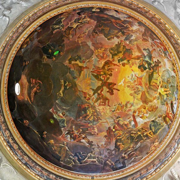 Barcelona.- Església de Sant Pere Nolasc. Vista de la cúpula representant la Gloria Celestial magnificant a la Mare de Déu (11/2015)