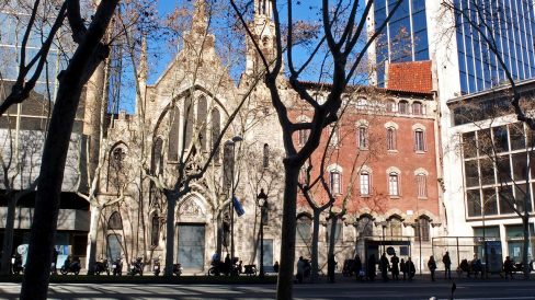 Barcelona,- Convent i església de Pompeia, promoguda l'any 1908 pel Pare Rupert Maria a imitació de les congregacions italianes. (4/2013)