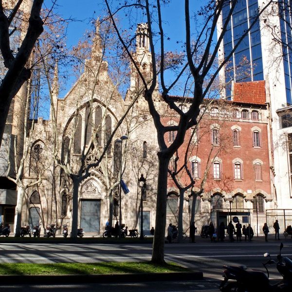 Barcelona,- Convent i església de Pompeia, promoguda l'any 1908 pel Pare Rupert Maria a imitació de les congregacions italianes. (4/2013)