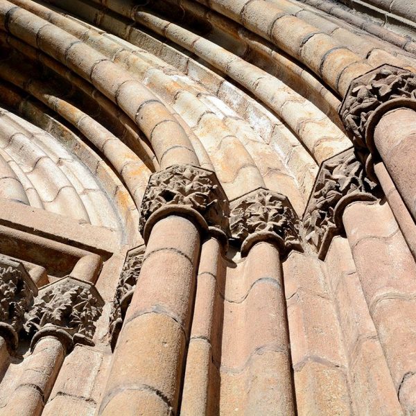 Barcelona.- Església gòtica de la Concepció, S. XV que fou traslladada de la Plaça Urquinaona entre 1871/1888. (11/2016)