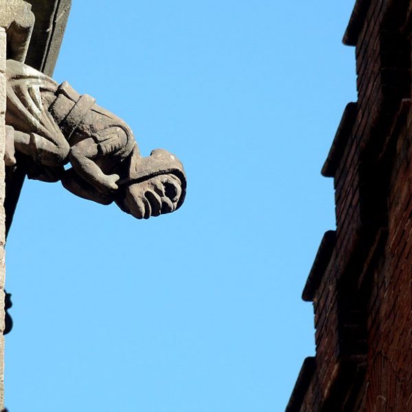 Barcelona.- Barcelona.- Convent gòtic de la Concepció, S. XV - Gàrgola del contrafort de la capella del Sant Crist 7/2005)