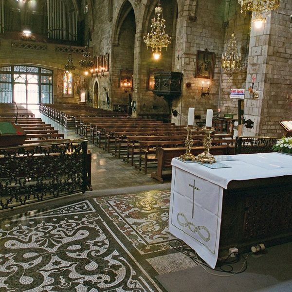 Barcelona.- Església gòtica de la Concepció, S. XV - Vista general de l'interior des del presbiteri (6/2005)