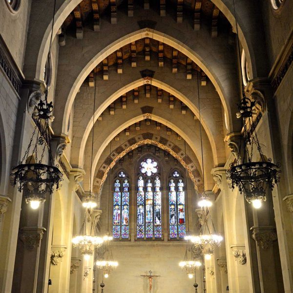 Barcelona.- Església gòtica de la Concepció, S. XV. Capella del Santíssim adossada al claustre, consta de tres naus i estil neogòtic (11/2016)