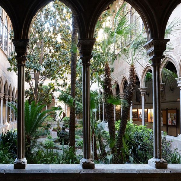 Barcelona.- Església gòtica de la Concepció, S. XV - Claustre també traslladat parcialment del convent de la Pl. Urquinaona (11/2016)