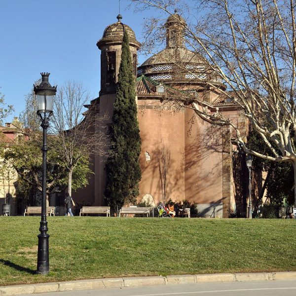 Barcelona.- Església de la Immaculada Concepció o de la Ciutadella. Vista posterior de la nau (1/2010)