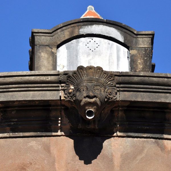 Barcelona.- Església de la Immaculada Concepció o de la Ciutadella. Detall d'una de les gàrgoles (1/2010)