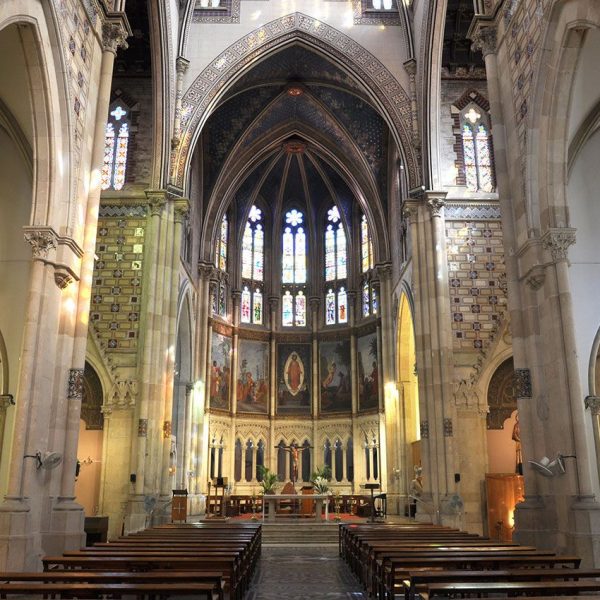 Barcelona.- Església de Sant Francesc de Sales, d'estil neogòtic de Joan Martorell Montells feta entre 1882/1885. Consta d'una sola nau (11/2009)