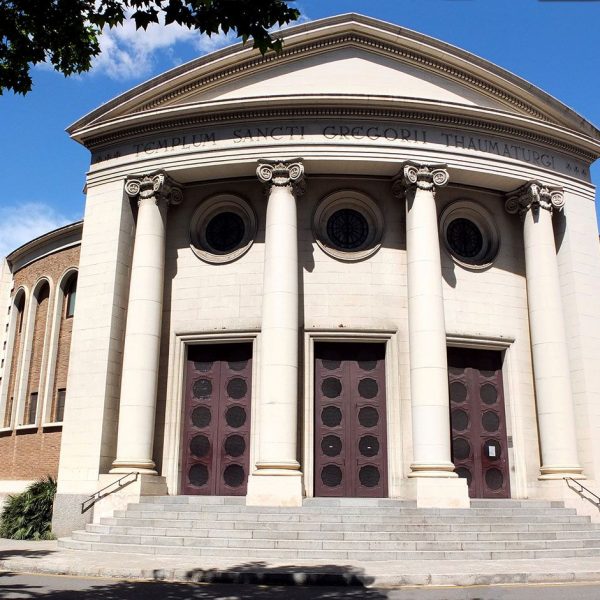 Barcelona.-Església Sant Gregori Taumaturg, construïda entre 1945 1995 per encàrrec de l'arquebiste Gregorio Modrego (5/2018)